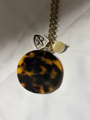 Vintage Tortoiseshell Style Pendant Necklace Compass Coin Pearl Charm Gold Tone - Thumbnail 2
