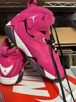 Nike Air Jordan Girls Pink High Top Basketball Shoes Size 6.5Y EUR 39 - Thumbnail 6