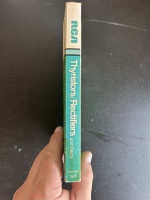 A Fantastic Collection of Original RCA Technical Books and Databooks Lot of 13 - Thumbnail 24