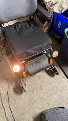 Pride Jazzy 1120 Power Wheelchair For Parts – Needs Batteries - Thumbnail 16
