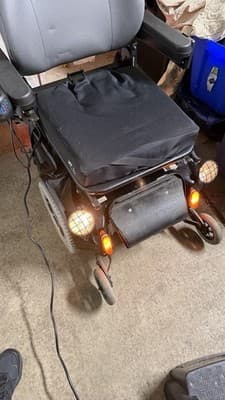 Pride Jazzy 1120 Power Wheelchair For Parts – Needs Batteries - Thumbnail 13
