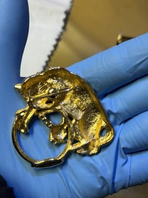 Vintage JJ Jonette Cat with Paw in Fish Bowl Pin Brooch Gold Tone Jewelry Signed - Thumbnail 6
