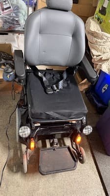 Pride Jazzy 1120 Power Wheelchair For Parts – Needs Batteries - Thumbnail 4