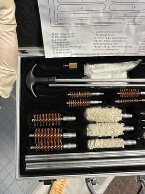 25 Pc Gun Cleaning Kit w Aluminum Case - Thumbnail 2