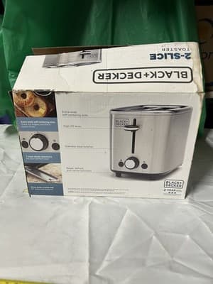 BLACK+DECKER TR1050SS: 2 Slice Extra-Wide Self-Centering Toaster Stainless Steel