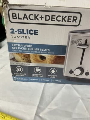 BLACK+DECKER TR1050SS: 2 Slice Extra-Wide Self-Centering Toaster Stainless Steel - Thumbnail 2