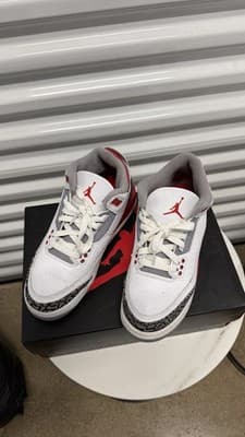 Air Jordan 3 Retro GS White Fire Red Black Size 5Y DM0967-160 - Thumbnail 2