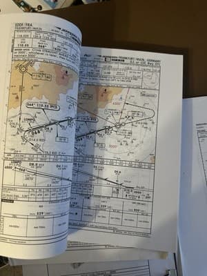Jeppesen Aviation Charts Binder – Chicago, Frankfurt, Warsaw, 1980s-2018 - Thumbnail 17