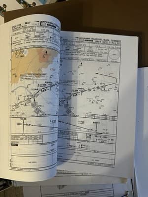 Jeppesen Aviation Charts Binder – Chicago, Frankfurt, Warsaw, 1980s-2018 - Thumbnail 16