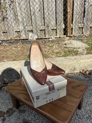 Bruno Magli Brown Croc Leather Heels 5.5B Italy Vintage