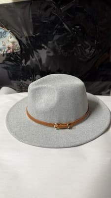 Francesca’s Felt Fedora Hat Gray One Size Leather Band Wide Brim NEW - Thumbnail 3