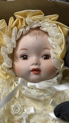 Vintage Sankyo Porcelain Doll Lace Dress Made in Taiwan 1980s - Thumbnail 10
