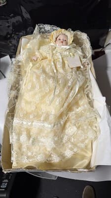 Vintage Sankyo Porcelain Doll Lace Dress Made in Taiwan 1980s - Thumbnail 5