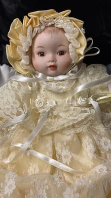 Vintage Sankyo Porcelain Doll Lace Dress Made in Taiwan 1980s - Thumbnail 2