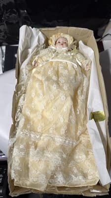 Vintage Sankyo Porcelain Doll Lace Dress Made in Taiwan 1980s - Thumbnail 3