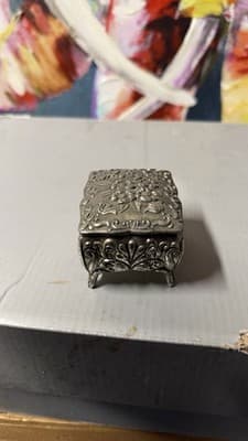Vintage Japanese Metal Jewelry Trinket Box Floral Relief Lined Japan - Thumbnail 5