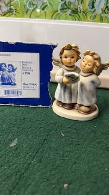 Goebel Hummel Heaven & Nature Sing #1798 Hum 2096/Q Angel Figurine - Thumbnail 3