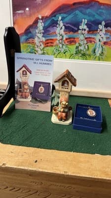 Goebel Hummel Hum 84 Am Wegesrand Worship 60th Anniversary Figurine - Thumbnail 11
