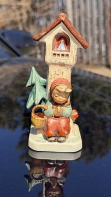 Goebel Hummel Hum 84 Am Wegesrand Worship 60th Anniversary Figurine - Thumbnail 4
