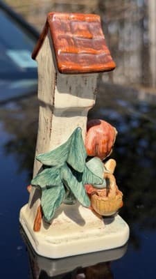 Goebel Hummel Hum 84 Am Wegesrand Worship 60th Anniversary Figurine - Thumbnail 7