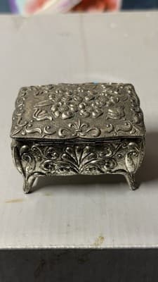 Vintage Japanese Metal Jewelry Trinket Box Floral Relief Lined Japan - Thumbnail 3
