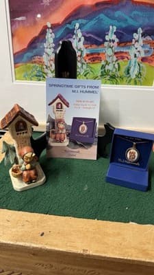 Goebel Hummel Hum 84 Am Wegesrand Worship 60th Anniversary Figurine