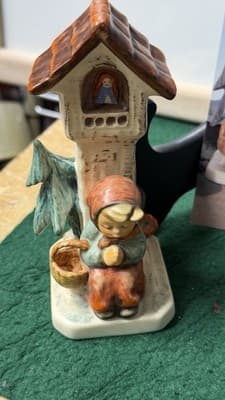 Goebel Hummel Hum 84 Am Wegesrand Worship 60th Anniversary Figurine - Thumbnail 18