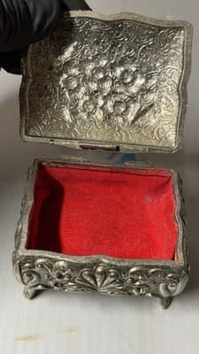 Vintage Japanese Metal Jewelry Trinket Box Floral Relief Lined Japan - Thumbnail 7