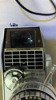 Bell & Howell Zoomatic Director Series 8mm Movie Camera Untested - Thumbnail 5