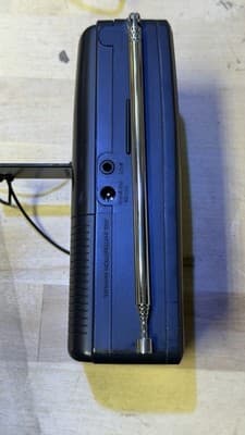 Sony Watchman FD-230 Portable TV VHF/UHF Vintage Untested 1994 - Thumbnail 6