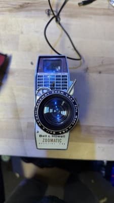 Bell & Howell Zoomatic Director Series 8mm Movie Camera Untested - Thumbnail 3