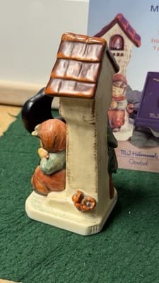 Goebel Hummel Hum 84 Am Wegesrand Worship 60th Anniversary Figurine - Thumbnail 22