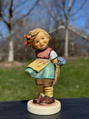 Goebel Hummel Girl Figurine #377 Vintage Germany 5”