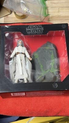 NEW! Star Wars Black Series Luke Skywalker Jedi Master Deluxe Set Sealed Figure - Thumbnail 4