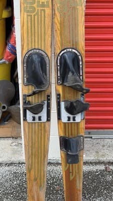 Vintage Connelly Wooden Water Skis w/ Bindings Fins Classic Retro Pair - Thumbnail 3