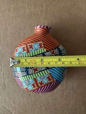 Hand-Painted Abstract Face Art Pottery Vase – Colorful Modern Folk Style, 7” - Thumbnail 8