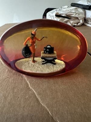 Annie Lee “Name Brand” Figurine in Resin Display – 2004 Just Original Images JOI - Thumbnail 3