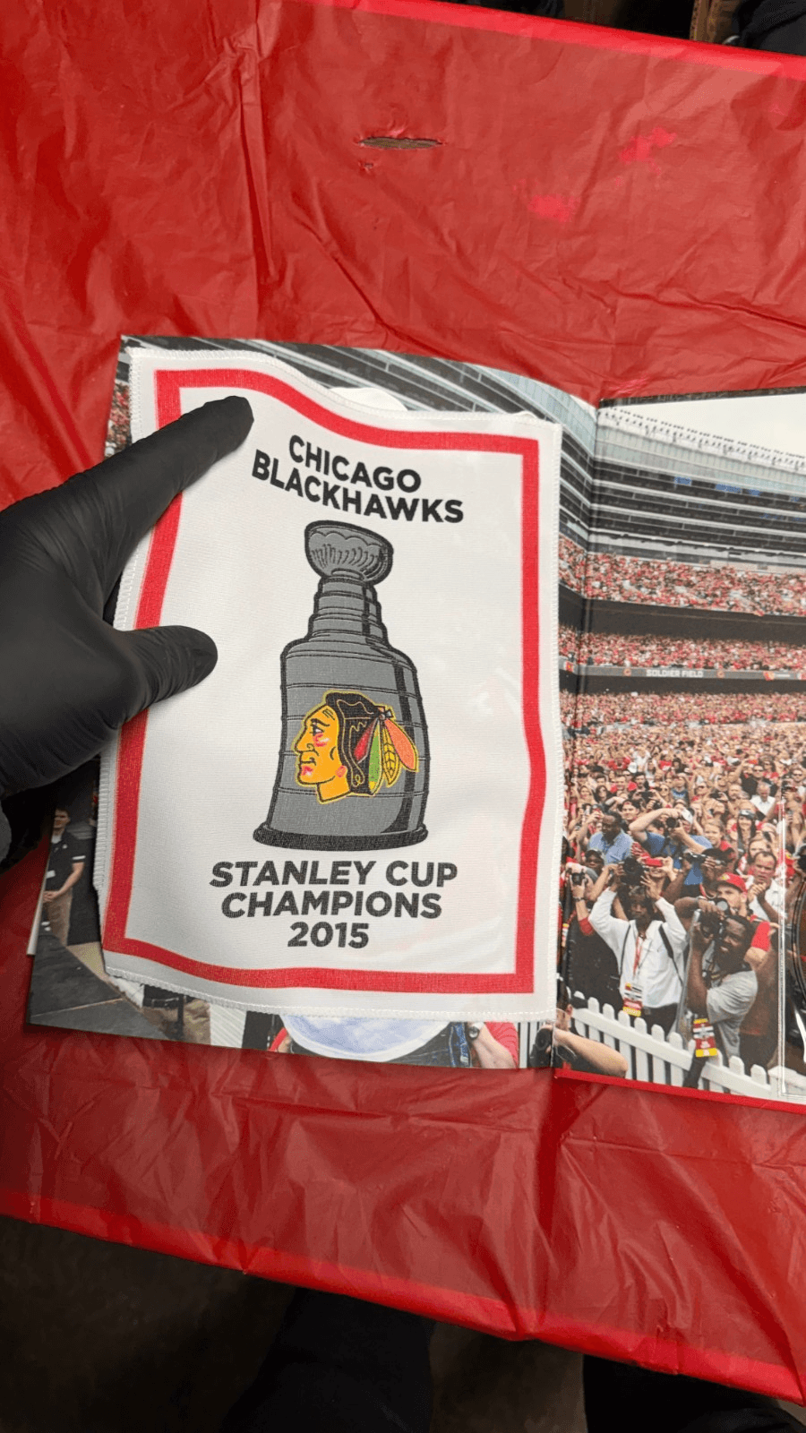 One Goal III Chicago Blackhawks 2015 Stanley Cup Book + DVD + Patch - Thumbnail 11