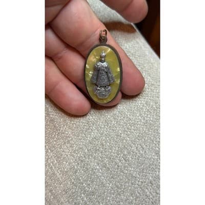 Vintage Germany Infant of Prague Religious Pendant Yellow Mother of Pearl Oval - Thumbnail 2