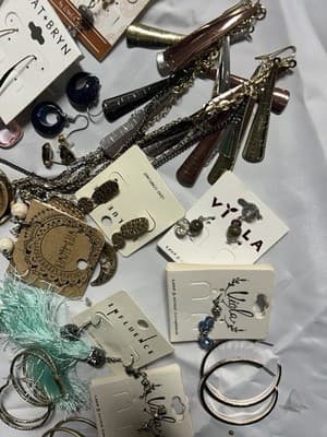 Women’s Fashion Earrings Lot New & Mixed Styles Hoops Dangle Beaded - Thumbnail 2