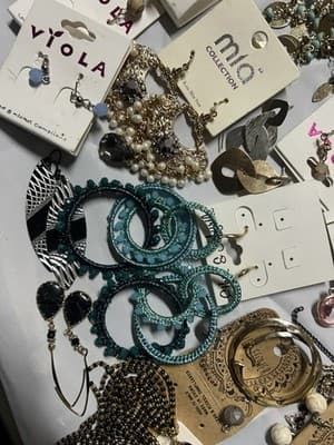 Women’s Fashion Earrings Lot New & Mixed Styles Hoops Dangle Beaded - Thumbnail 10