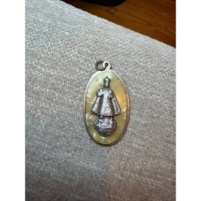 Vintage Germany Infant of Prague Religious Pendant Yellow Mother of Pearl Oval - Thumbnail 8