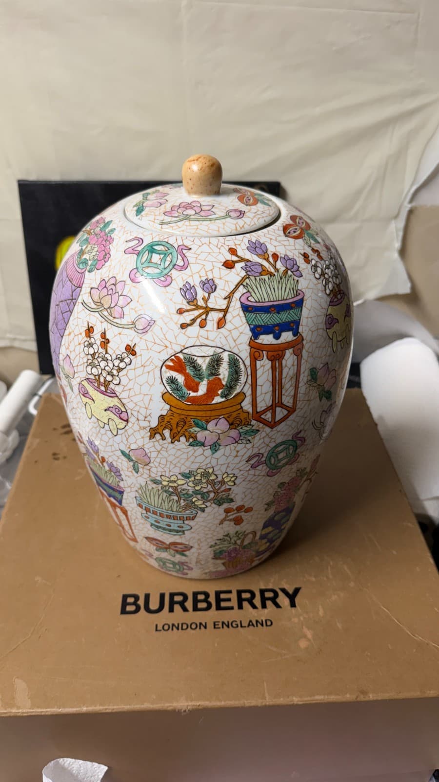 Large Decorative Lidded Vase CPC Macau – Handpainted Oriental Style 12" - Thumbnail 11