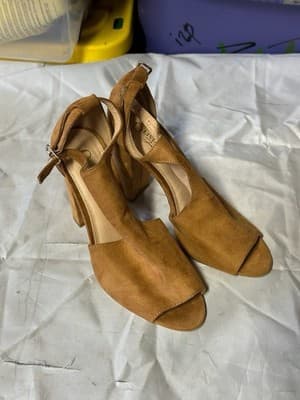 Olivia Miller Women’s Peep Toe Block Heel Sandals Tan Suede Size 8