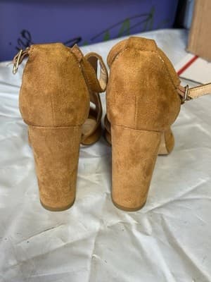 Olivia Miller Women’s Peep Toe Block Heel Sandals Tan Suede Size 8 - Thumbnail 3