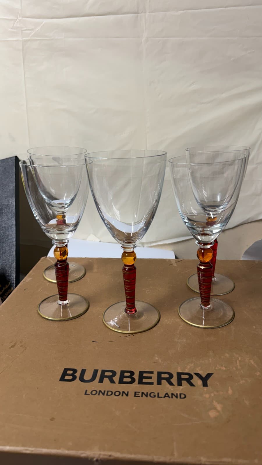 Set of 5 Handcrafted Amber Stem Wine Glasses – 4 Matching + 1 Variant - Thumbnail 9