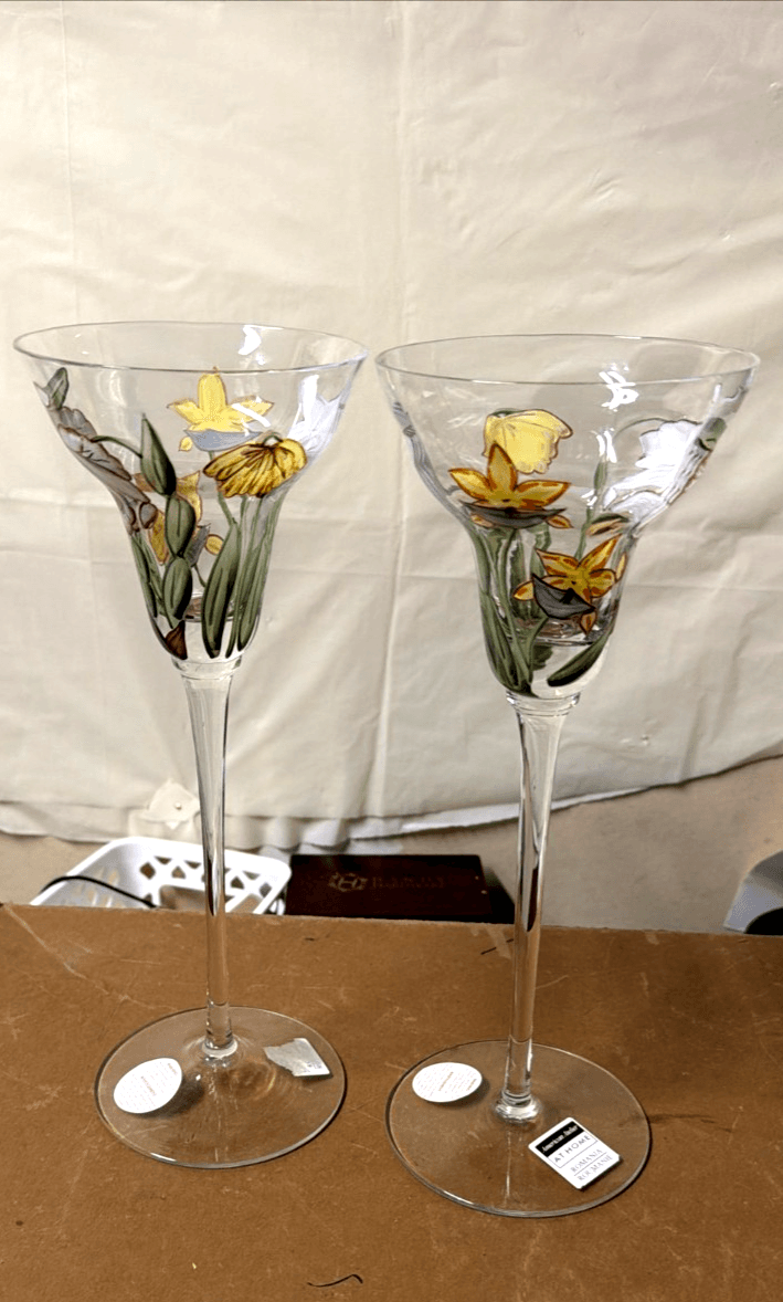 Set of 2 American Atelier Hand-Painted Floral Wine Glasses – Romania