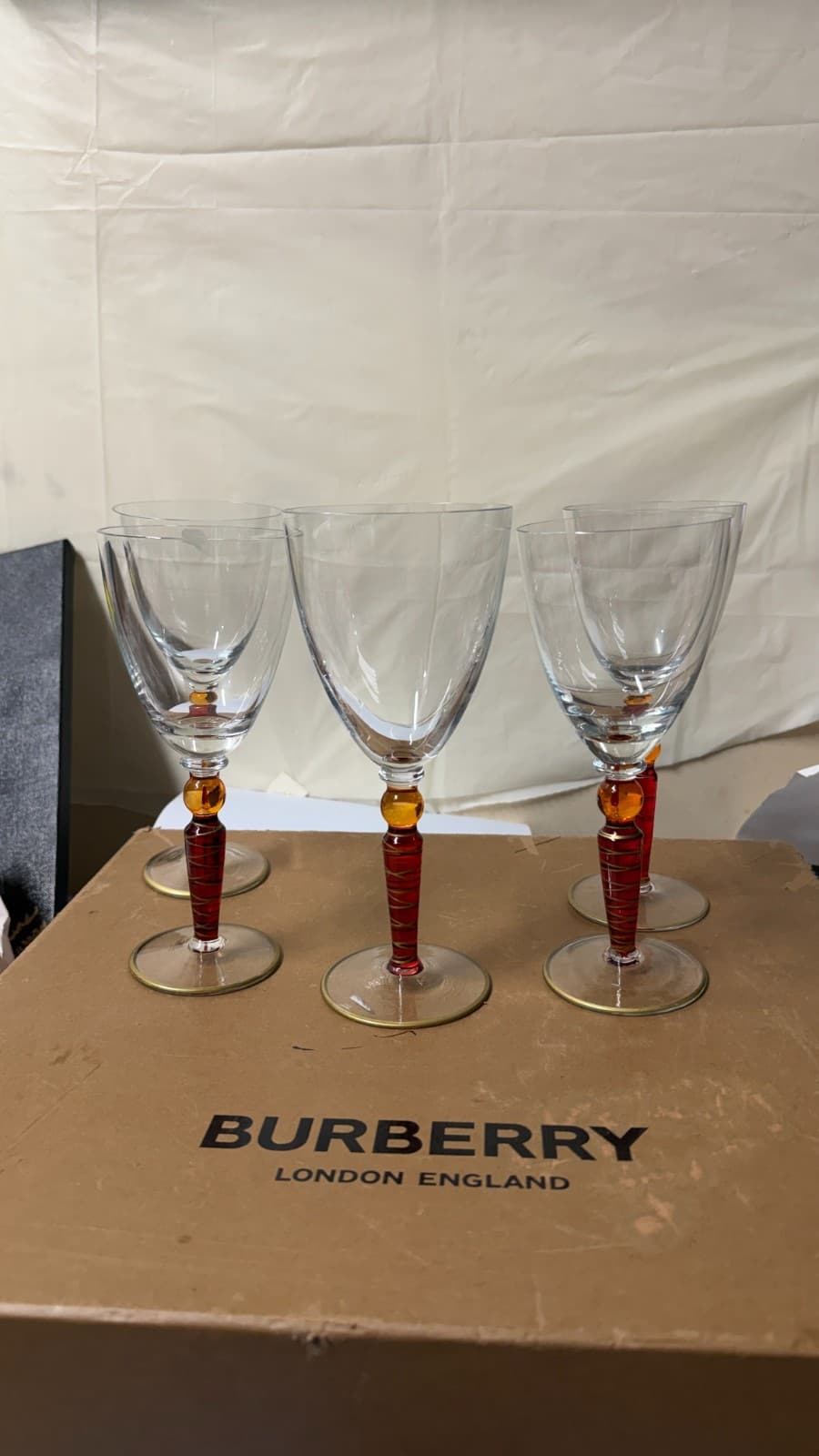 Set of 5 Handcrafted Amber Stem Wine Glasses – 4 Matching + 1 Variant - Thumbnail 8