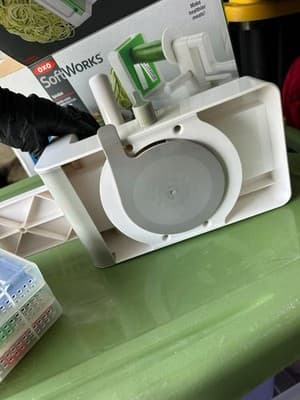 OXO SoftWorks Spiralizer Vegetable Noodle Maker w/ 3 Blades & Box - Thumbnail 4