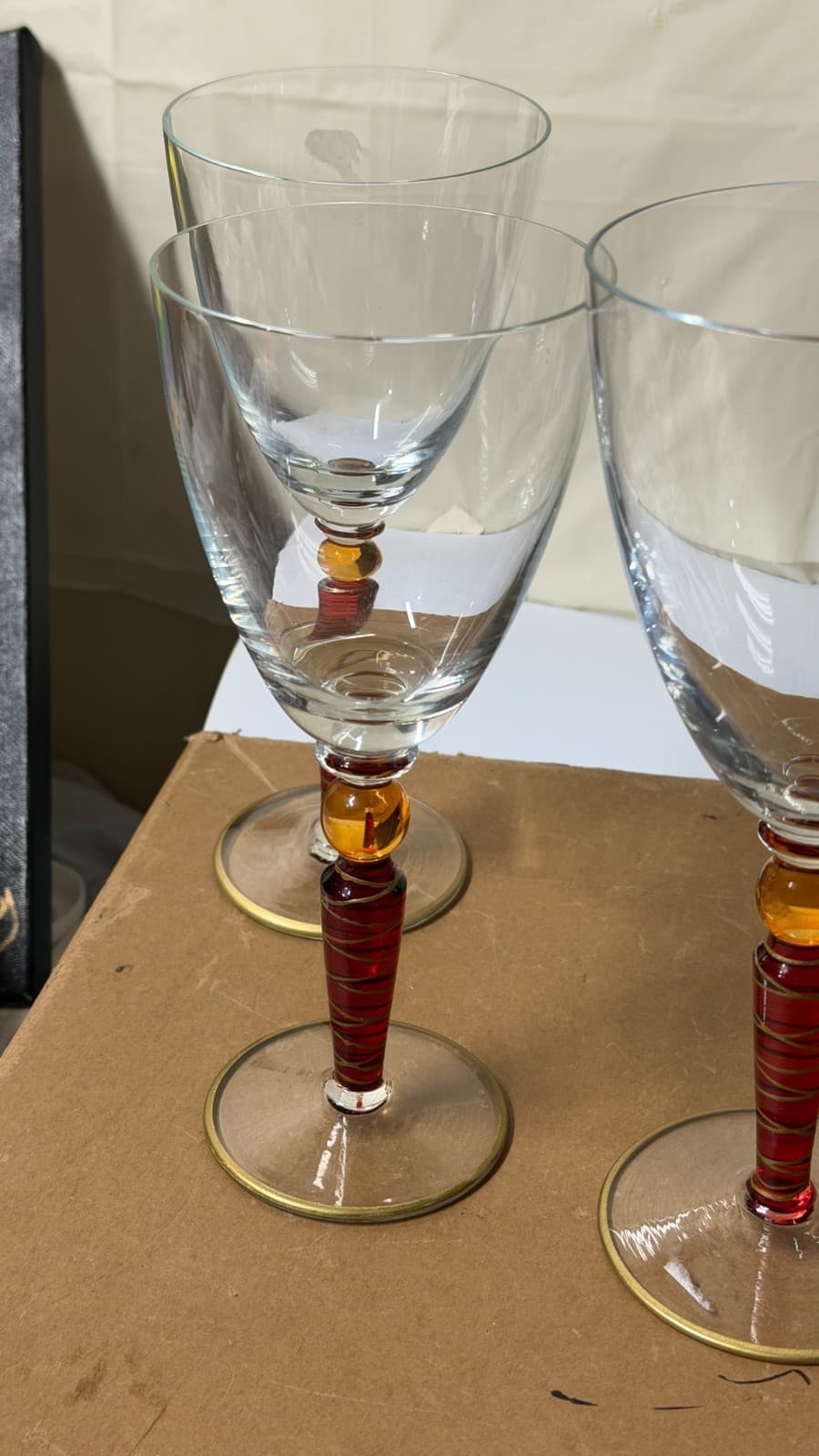 Set of 5 Handcrafted Amber Stem Wine Glasses – 4 Matching + 1 Variant - Thumbnail 12
